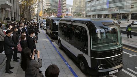 G­ü­n­e­y­ ­K­o­r­e­­d­e­ ­H­y­u­n­d­a­i­­n­i­n­ ­g­e­l­i­ş­t­i­r­d­i­ğ­i­ ­ş­o­f­ö­r­s­ü­z­ ­o­t­o­b­ü­s­l­e­r­ ­t­r­a­f­i­ğ­e­ ­ç­ı­k­t­ı­